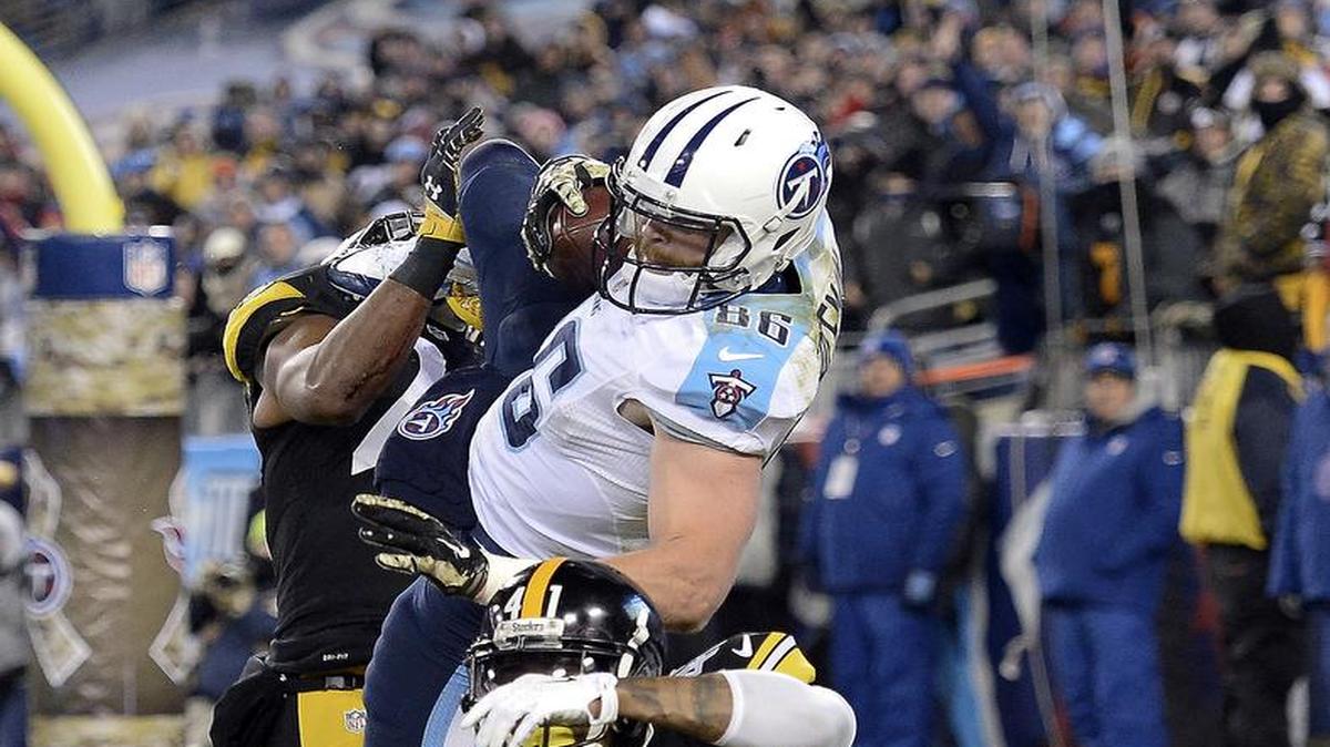
Tennessee Titans tight end Chase Coffman (86) caught a 4-yard touchdown pass against Pittsburgh on Nov. 17, 2014.
