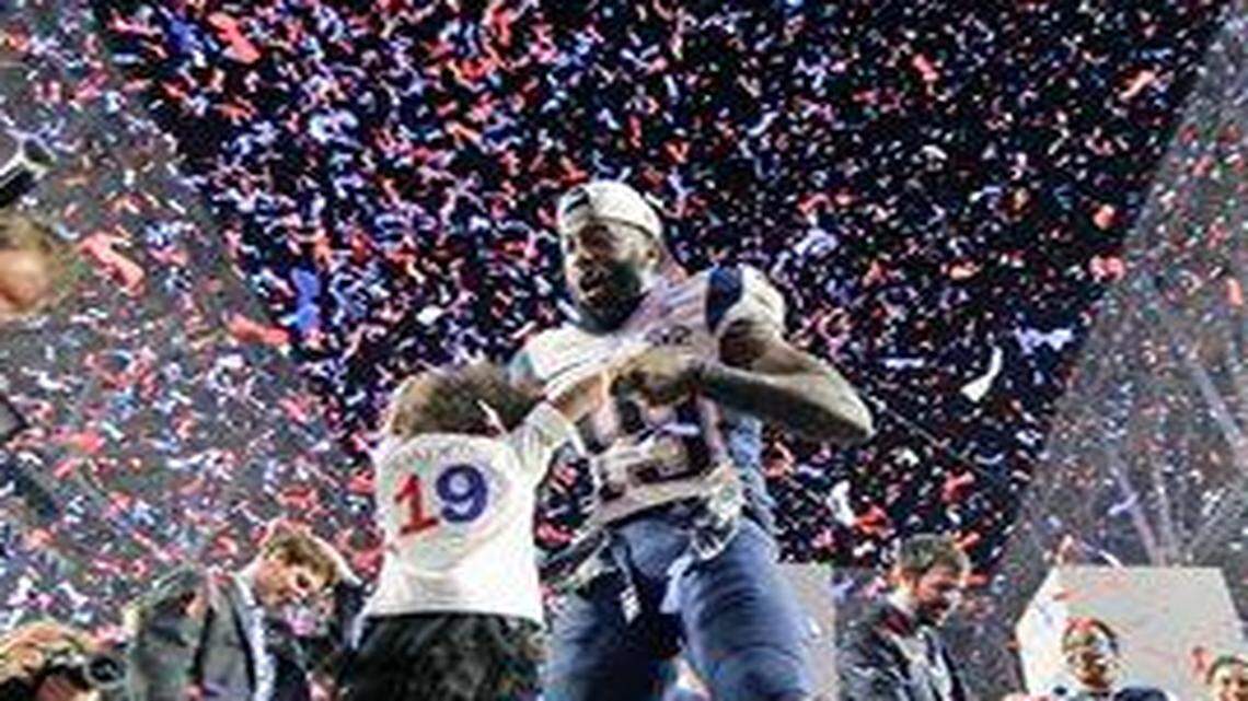
Patriots wide receiver Brandon LaFell celebrated with his daughter after New England beat the Seattle Seahawks in Super Bowl XLIX on Sunday.
