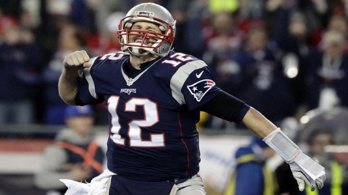 Patriots quarterback Tom Brady celebrated after throwing a touchdown pass to Julian Edelman in the second half of the AFC Championship Game against the Steelers on Sunday.