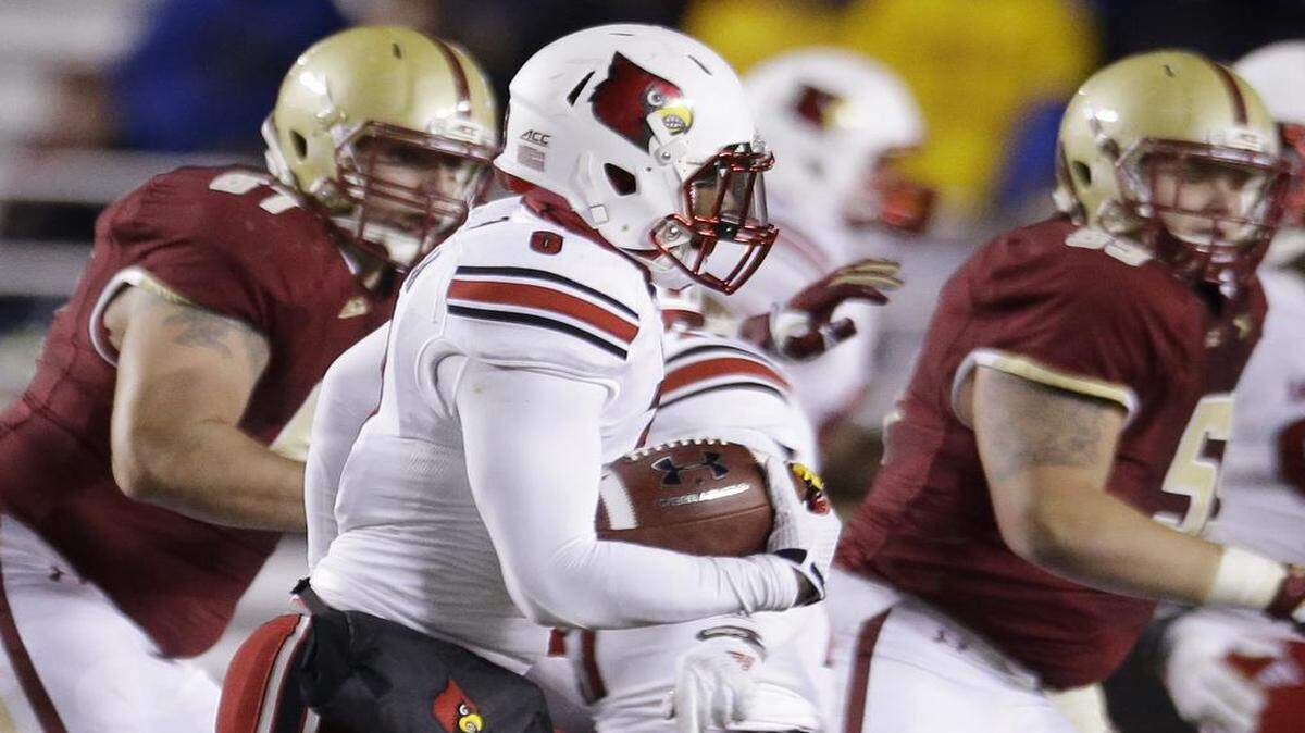 
Louisville safety Gerod Holliman picked up yardage after intercepting a pass against Boston College on Nov. 8.
