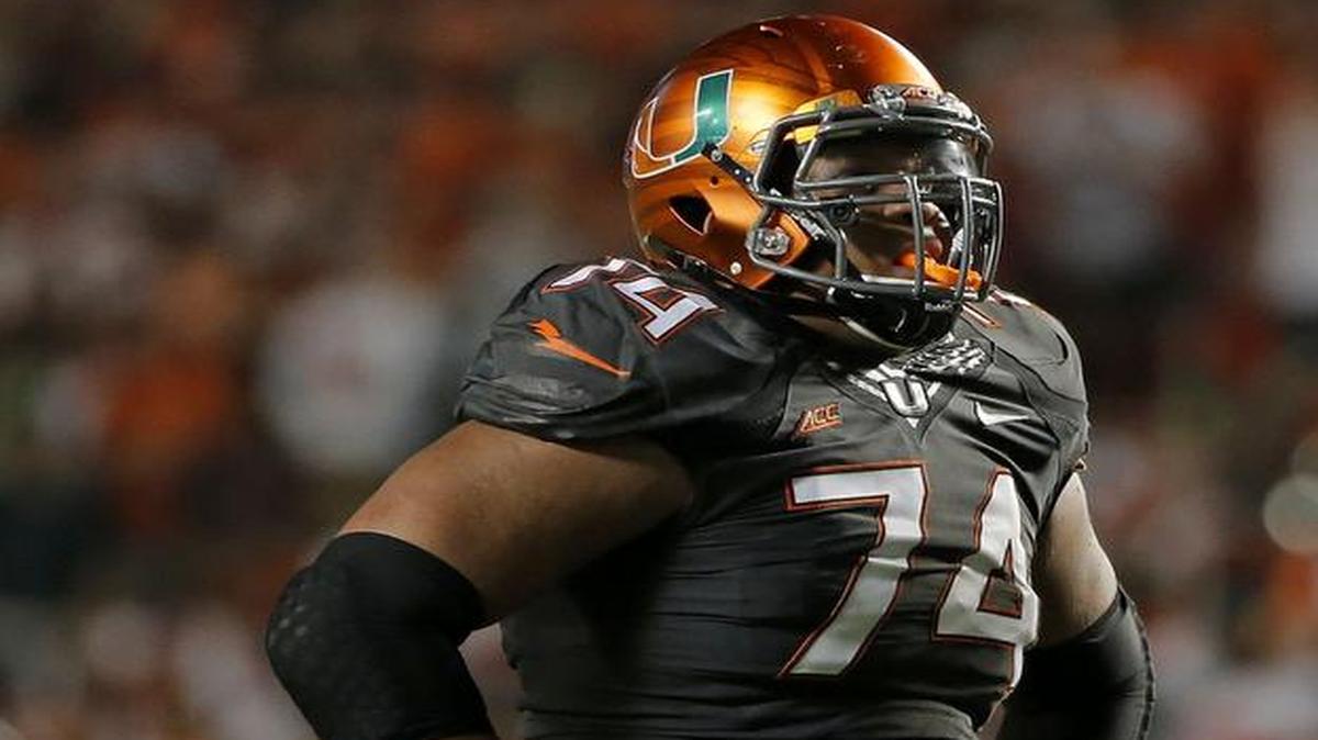 
Miami’s Ereck Flowers (right) is one of the top tackle prospects in this year’s draft.

