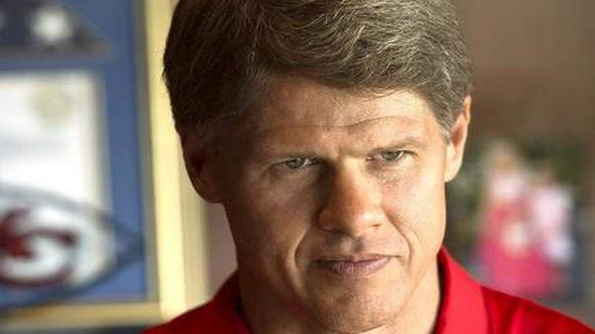 
Chiefs chairman Clark Hunt thinks there’s a good chance that there will soon be an NFL team back in the Los Angeles market.
