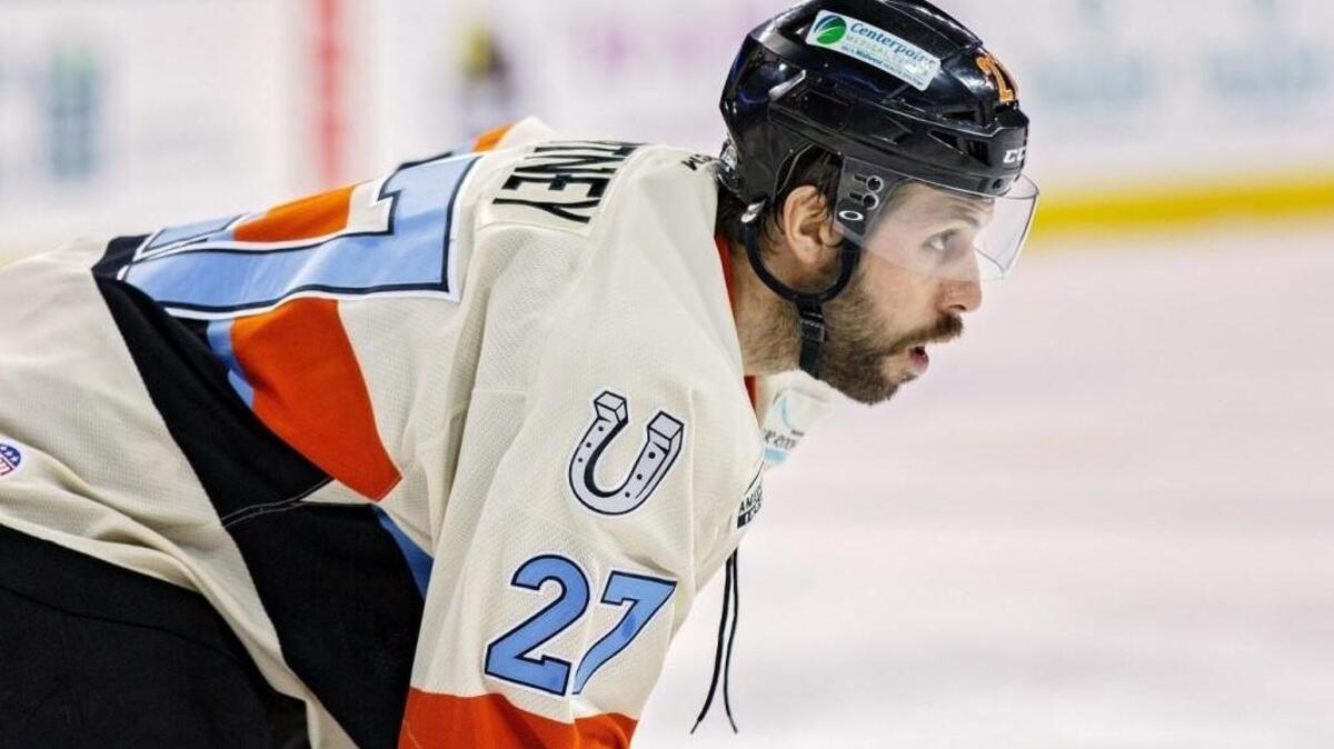 Andrew Courtney played in his 300th career game for the Mavericks on Tuesday night.