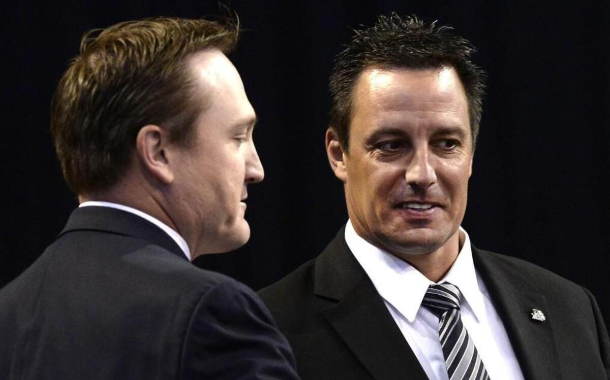 Former Mavericks coach Richard Matvichuk (right).