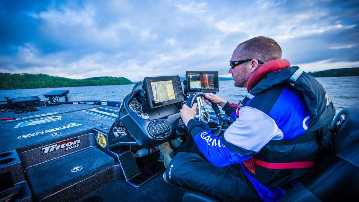When Brent Chapman of Lake Quivira fishes on the B.A.S.S. national circuit, he often is surrounded by high-tech electronics to show him where the fish are hiding.