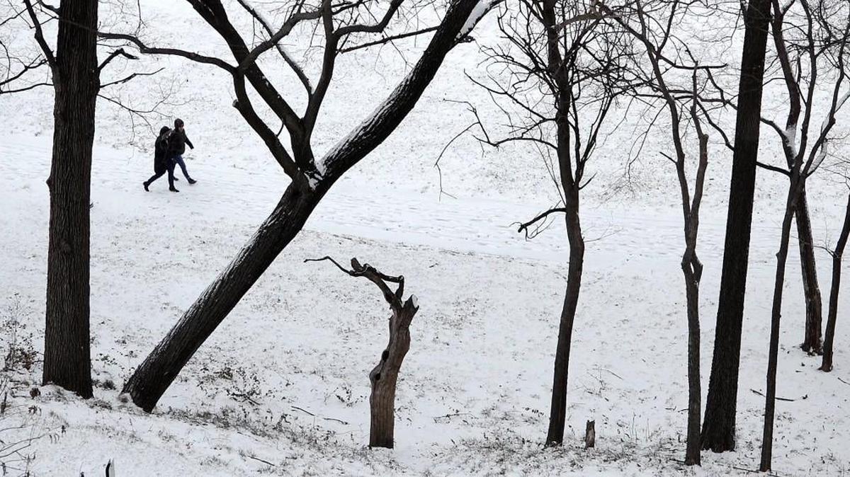 This sort of scene has been all too typical across the Kansas City metro (and beyond) so far this winter ... but a warmup is in the offing.
