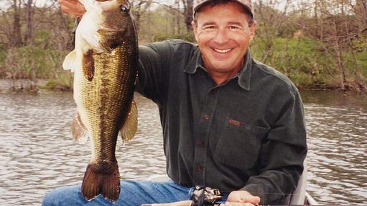 
Johnny Morris
