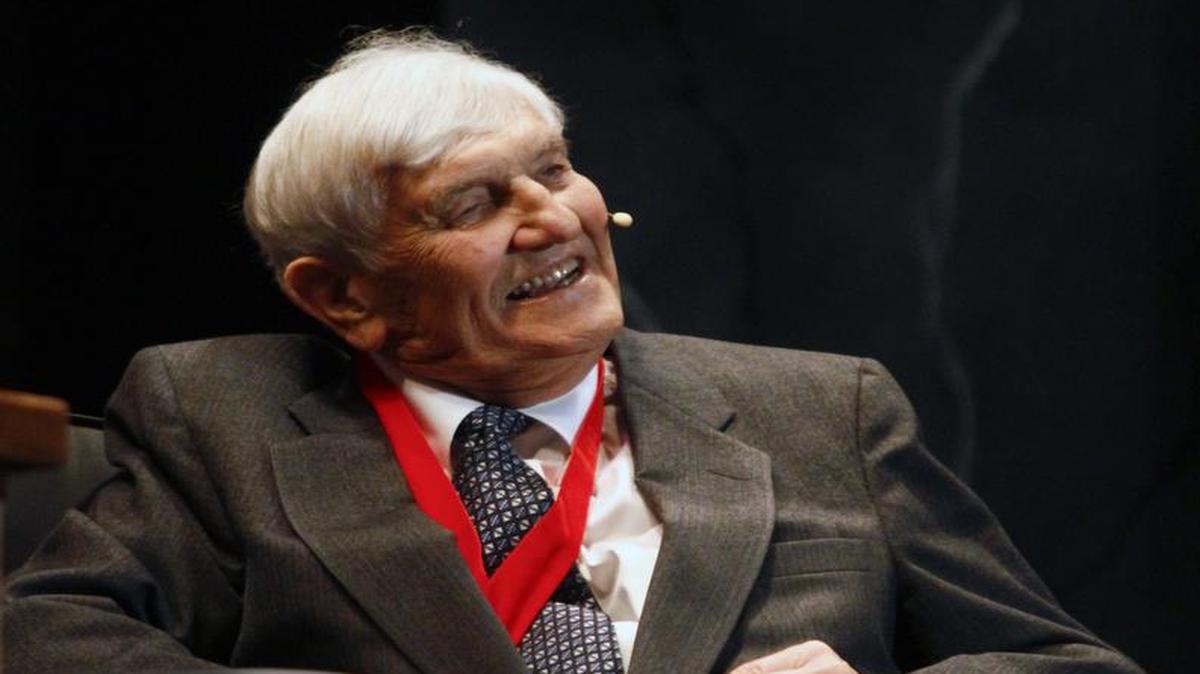 In this Nov. 21, 2010, file photo, inductee under the category of contributor, Wayne Duke, talked during his induction into the 2010 National Collegiate Basketball Hall of Fame in Kansas City.