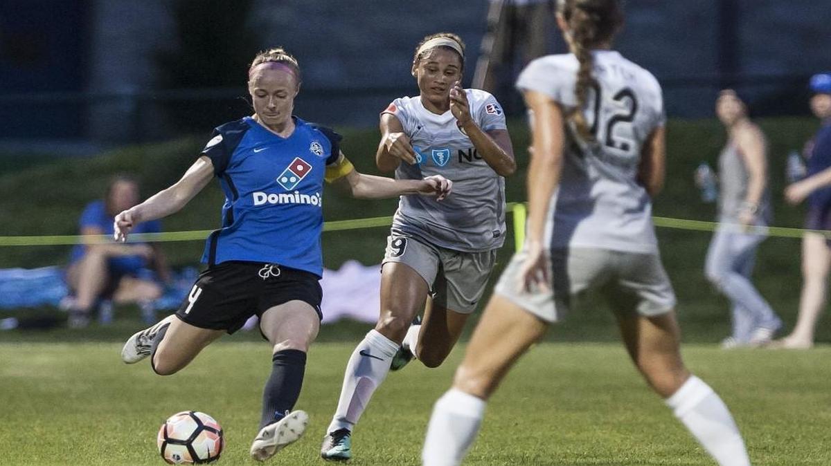 FC Kansas City’s Becky Sauerbrunn cleared during Saturday’s match against the North Carolina Courage at Swope Park Soccer Village on Saturday.