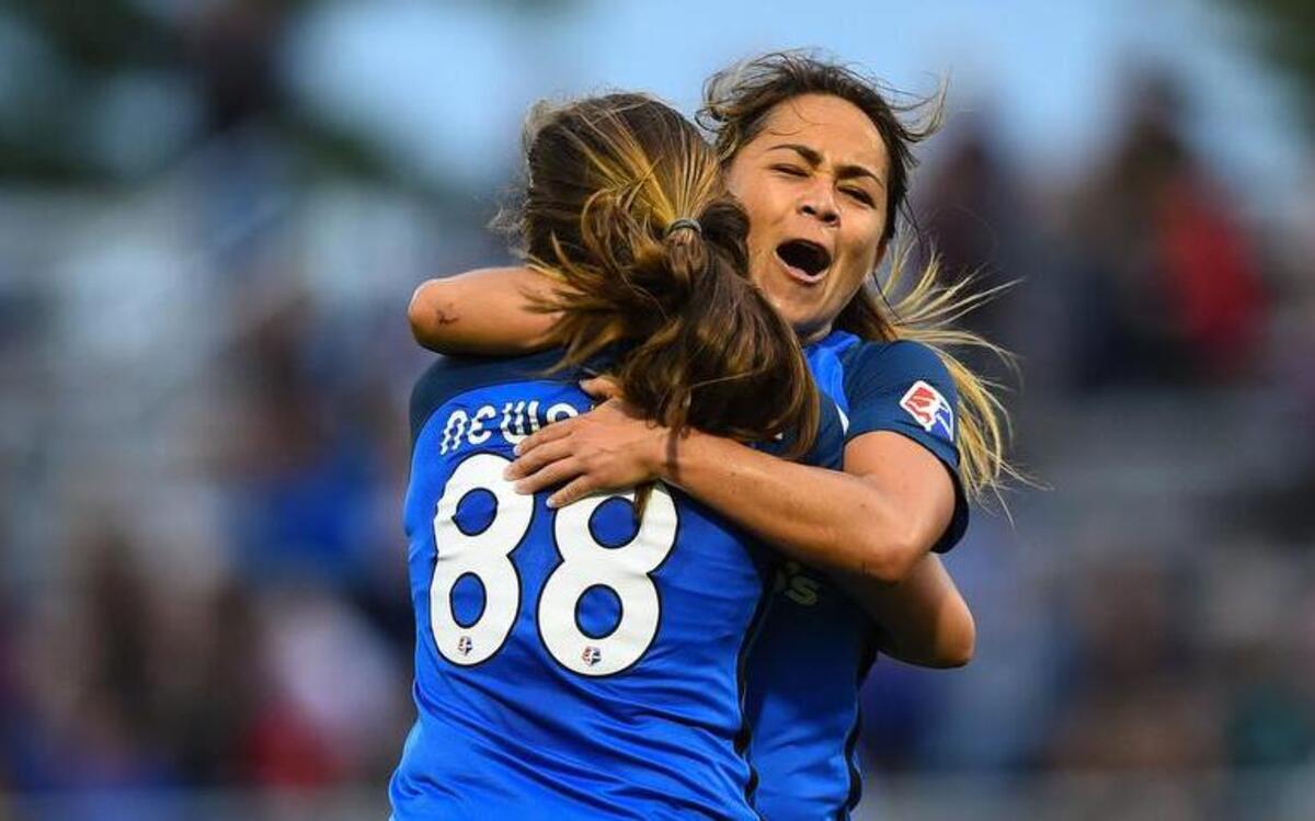 FC Kansas City’s Alexa Newfield (left) scored her first goal as a professional in Saturday’s 1-0 win over Washington.
