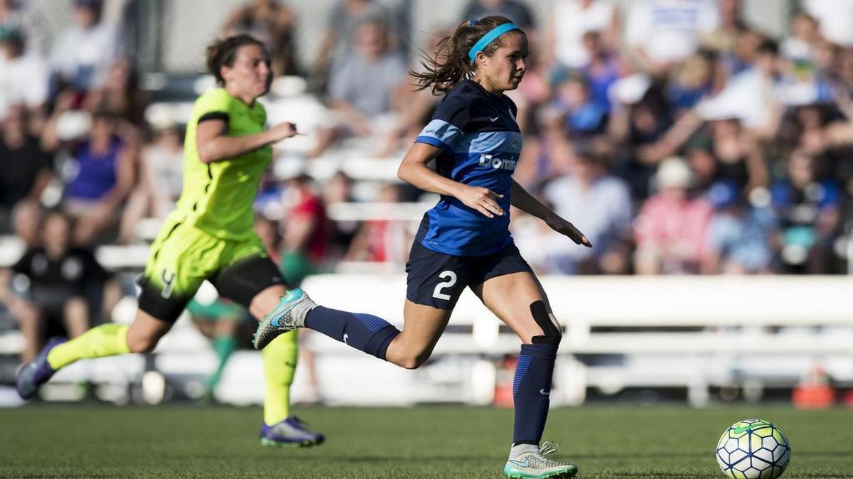 FC Kansas City forward Shea Groom (2) controls the ball against the Seattle Reign FC during the game on June 25, 2016, at the Swope Soccer Village.