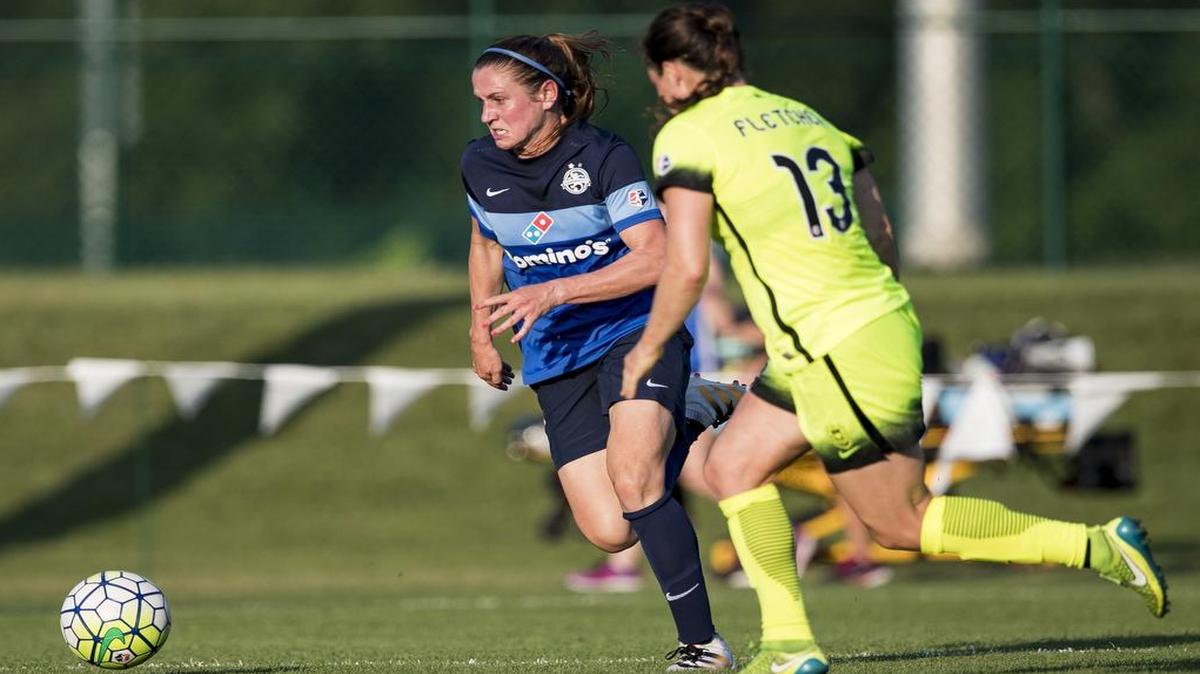 Midfielder Heather O’Reilly (left) and FC Kansas City will take on Chicago at 7 p.m. Saturday.