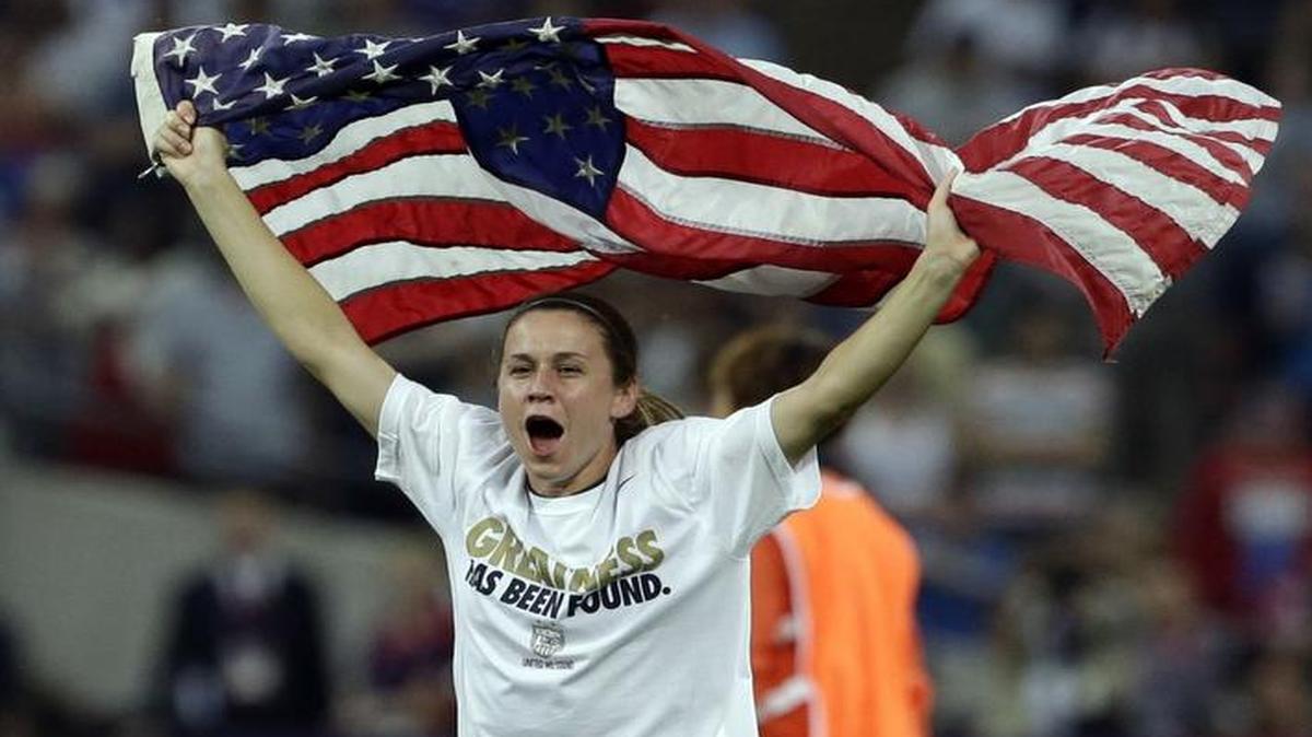 Heather O’Reilly celebrated after winning the gold medal match at the 2012 Summer Olympics in London.