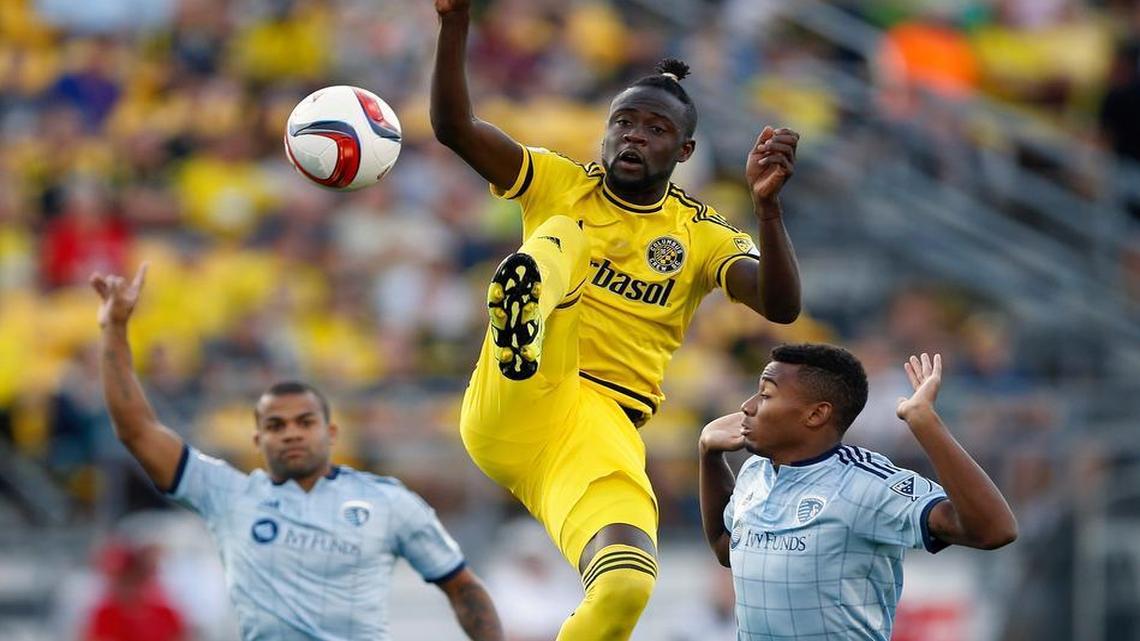 
Columbus Crew forward Kei Kamara tried to bring down the ball with this right foot against Sporting KC defender Saad Abdul-Salaam in the first half of Saturday’s game.
