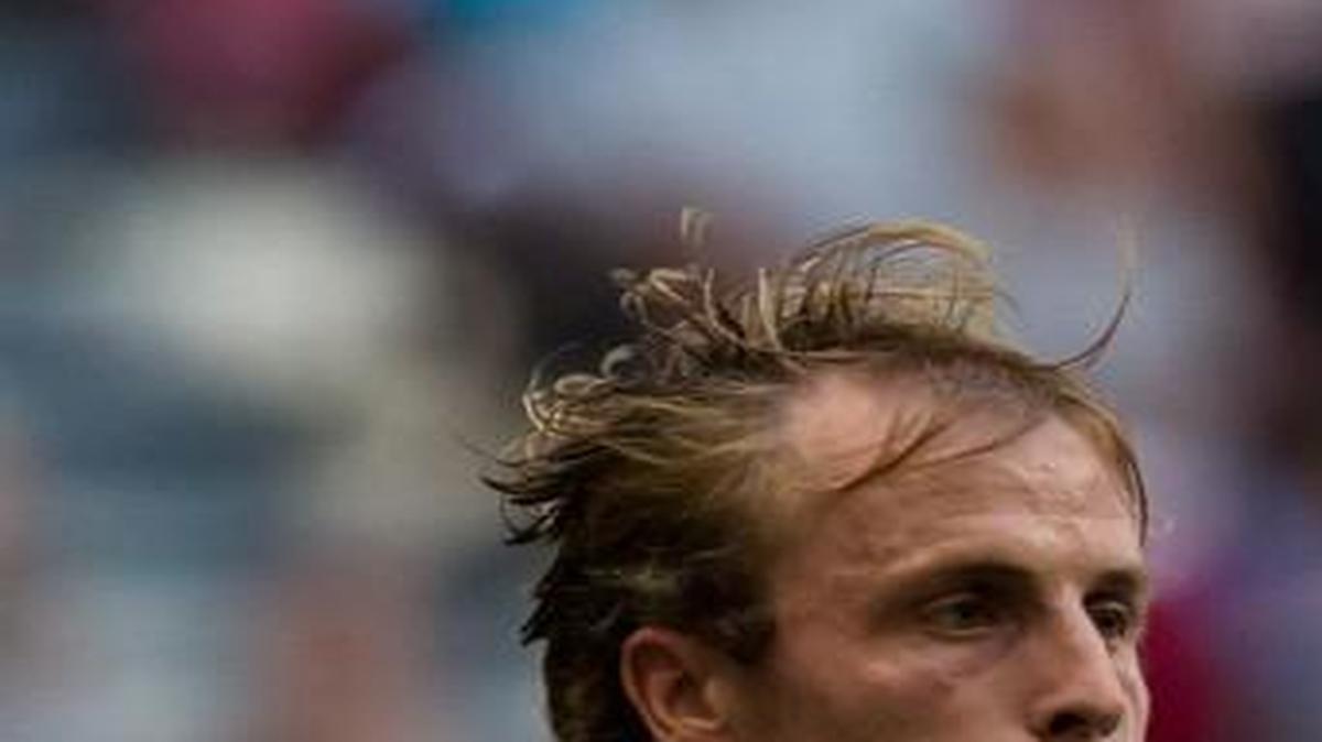 
Sporting Kansas City’s Seth Senovic (left).
