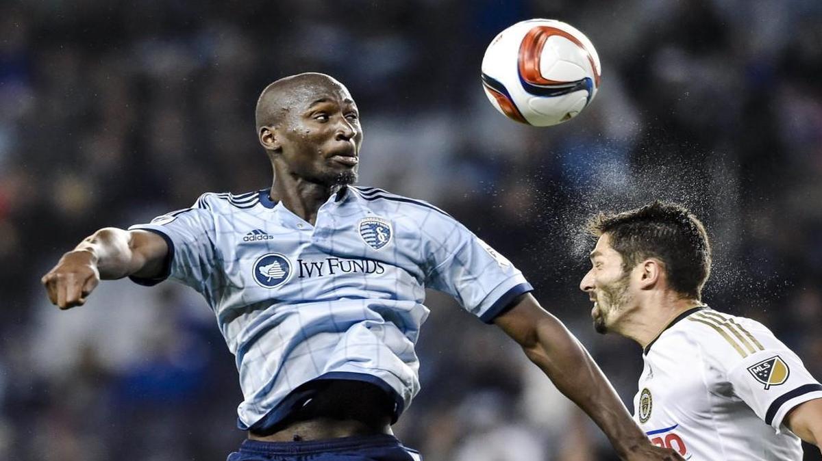 Sporting Kansas City defender Ike Opara (left) went for a header against Philadelphia’s Steven Vitoria during a game last season, but in April Opara suffered an Achilles tendon rupture and sat out the rest of 2015. He’ll be back for the start of the 2016 season.