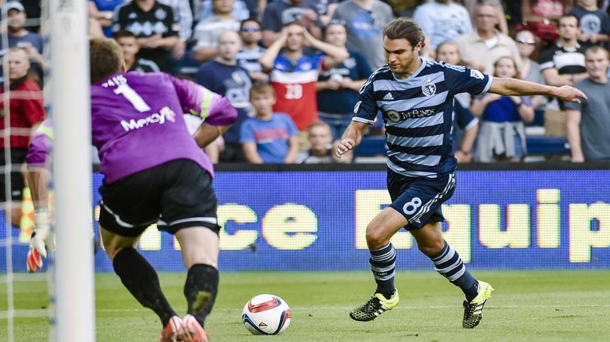 
Sporting Kansas City midfielder Graham Zusi (right) practiced Friday but is listed as questionable because of a foot injury.

