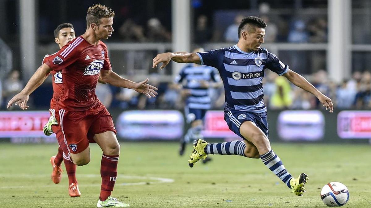 Sporting Kansas City midfielder Roger Espinoza (right) has joined the Honduras men’s national team ahead of its international friendly against Guatemala on Wednesday.