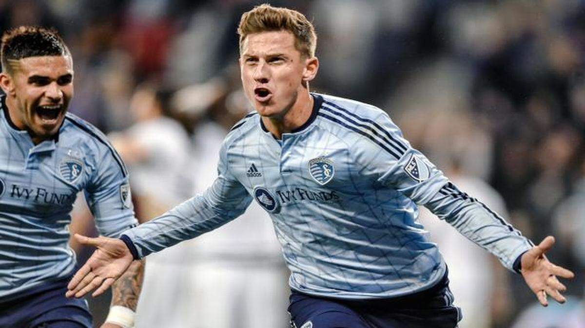 
Sporting Kansas City forward Krisztian Nemeth (9) celebrated scoring in the second half against the Philadelphia Union on Sunday night at Sporting Park. Sporting KC won 3-2.
