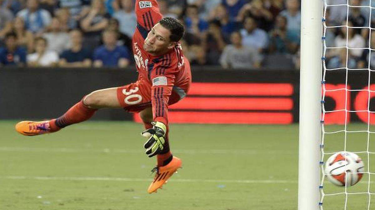 
Sporting KC goalkeeper Andy Gruenebaum couldn’t stop a goal by Manchester City last month.
