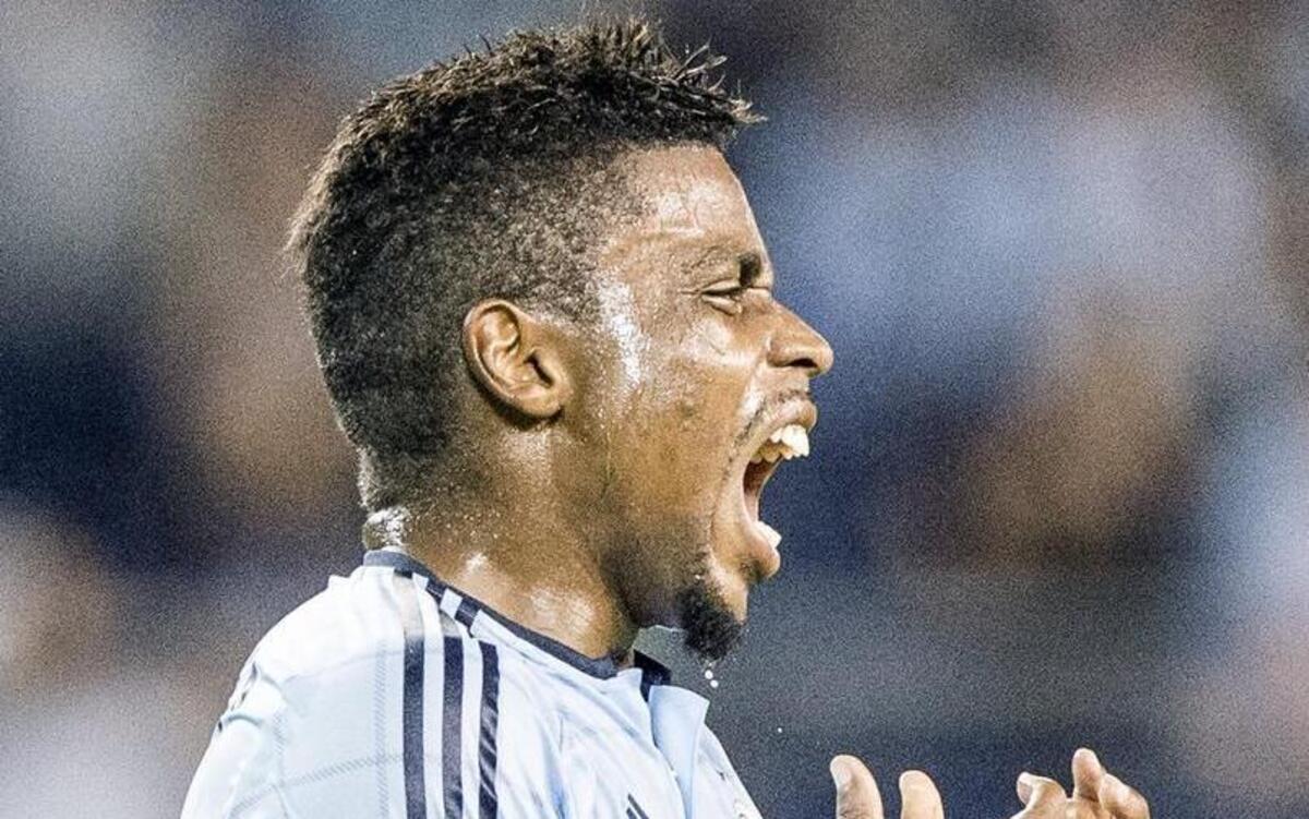 Midfielder Soni Mustivar scored one of two goals for Sporting Kansas City as the team played the Columbus Crew to a 2-2 draw Wednesday in the opener of the Desert Desert Diamond Cup preseason tournament in Tucson, Ariz.