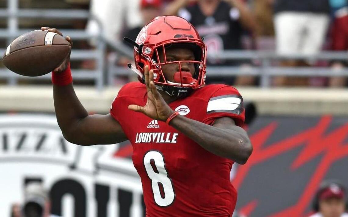 Louisville charges into national-championship picture