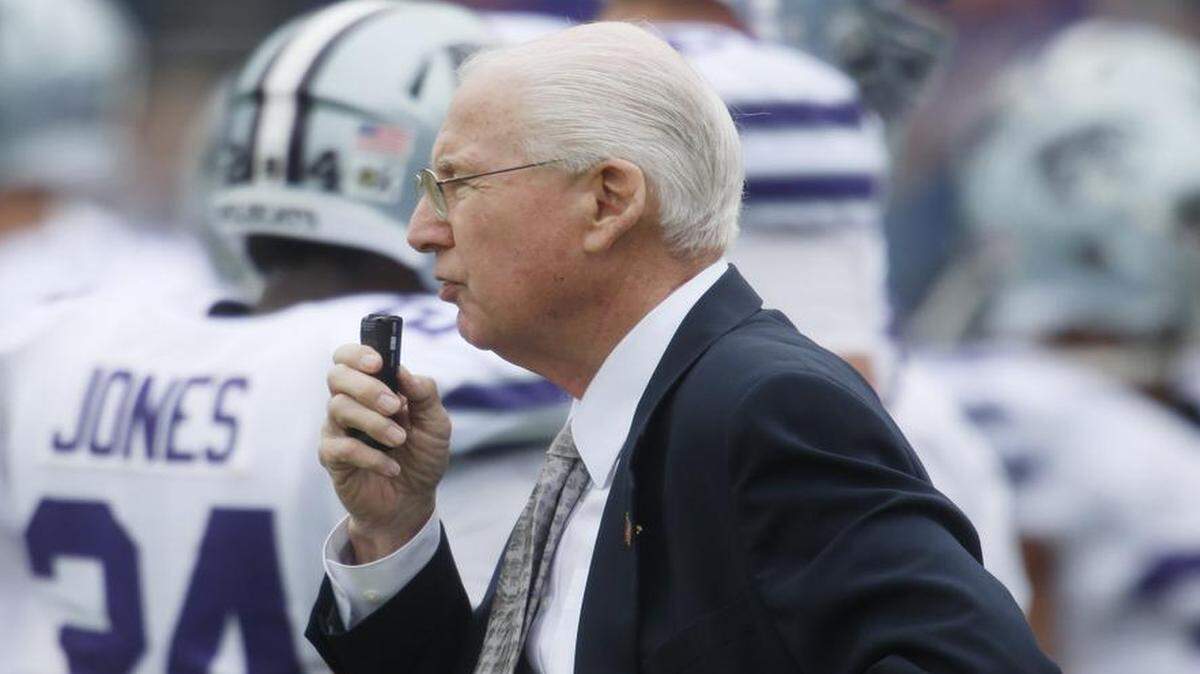 
K-State head coach Bill Snyder has a big deision to make as to who is starting quarterback will be this fall.
