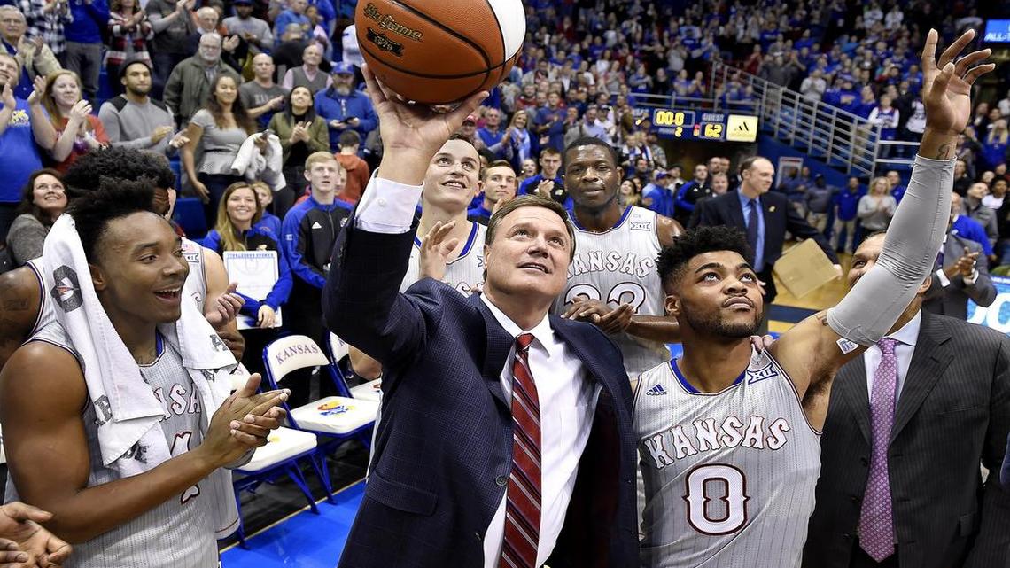 KU legend offers to join coaching staff amid Bill Self retirement rumors