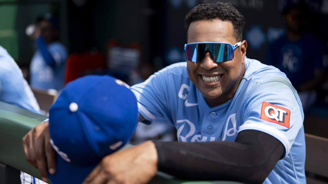 Fan who tried to get Salvador Perez’s historic home run ball was briefly arrested