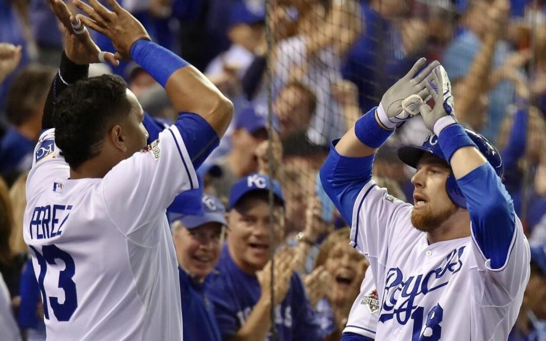Ben Zobrist celebrated with catcher Salvador Perez after Zobrist hit a solo homer during last year’s American League Championship Series.