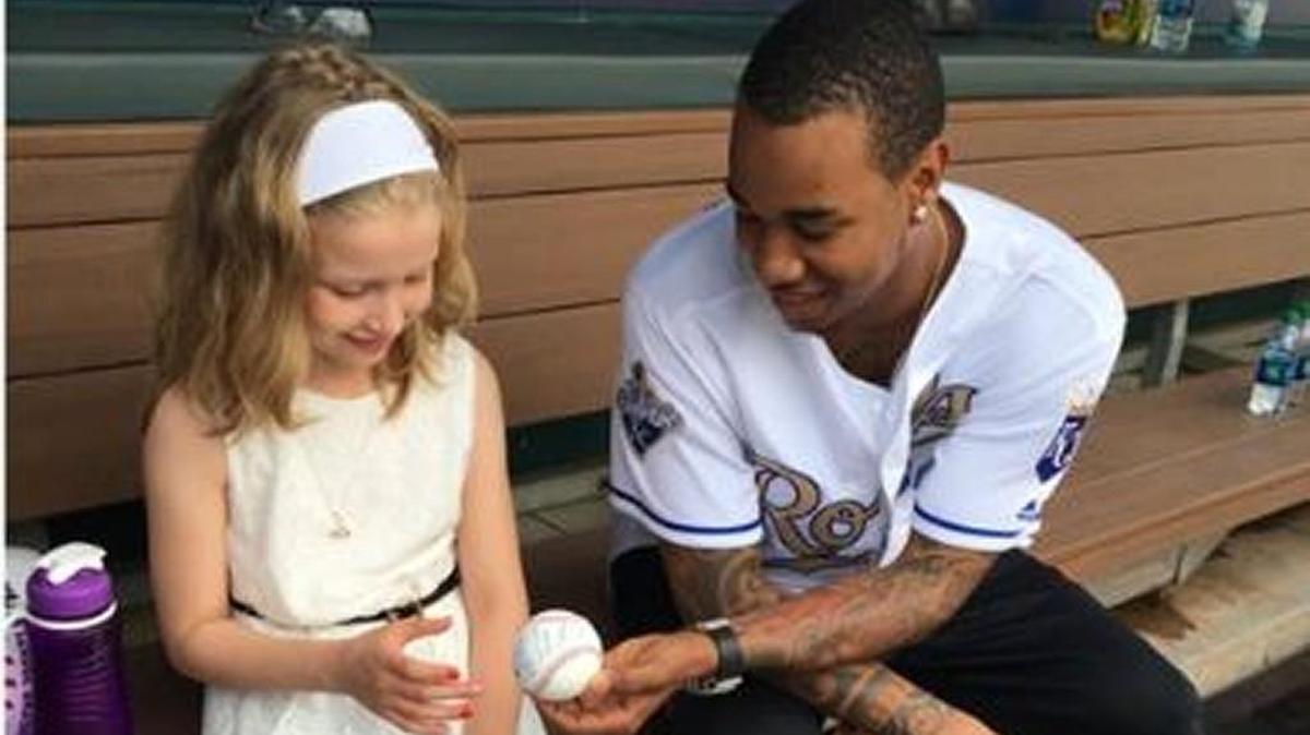 Yordano Ventura with then 8-year-old Amelia Meyer, who died last year of brain cancer.
