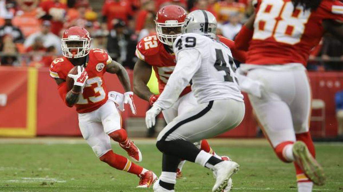 
De’Anthony Thomas returned a punt in the second half of Sunday’s game.
