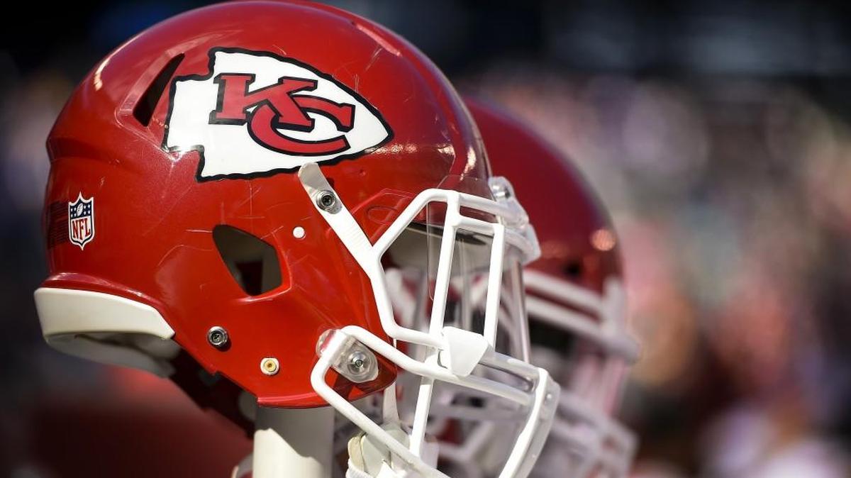 The Kansas City Chiefs play the Tennessee Titans on Saturday at Arrowhead Stadium.