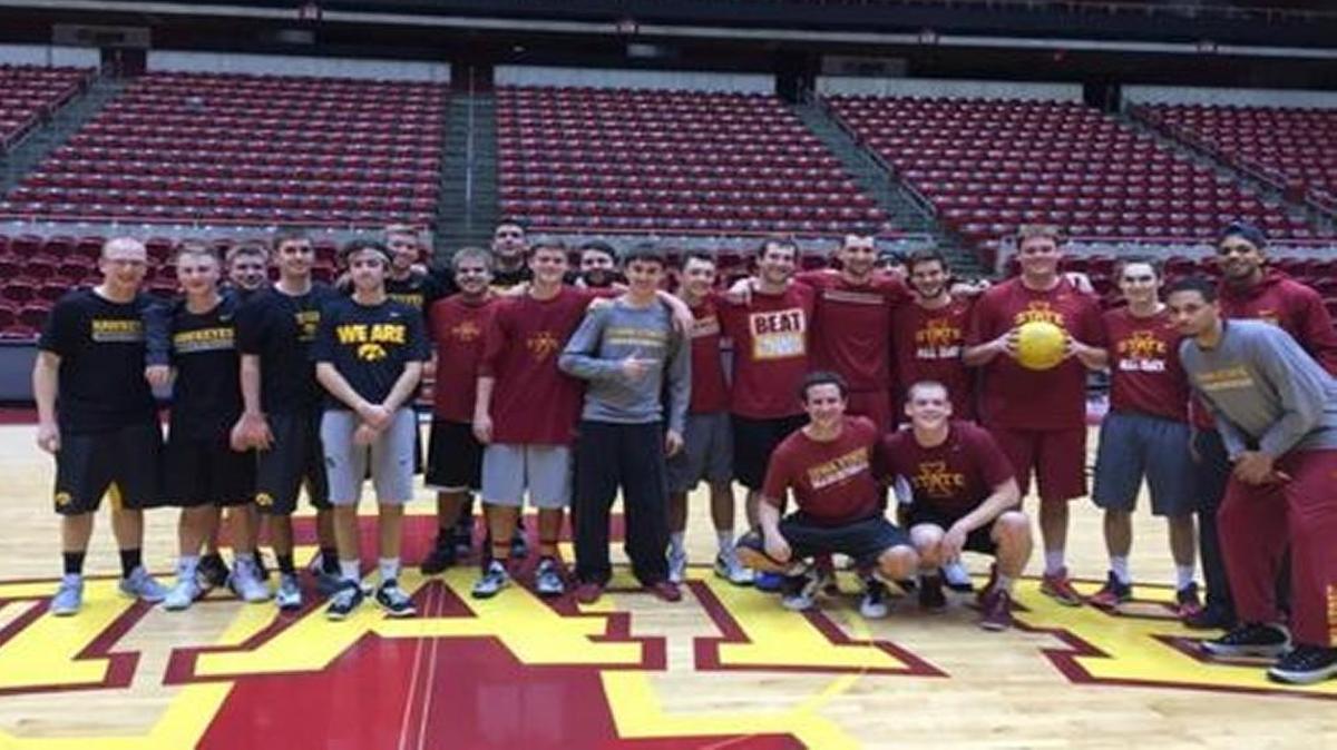 Fran Fraschilla took a photo of the teams after the game.