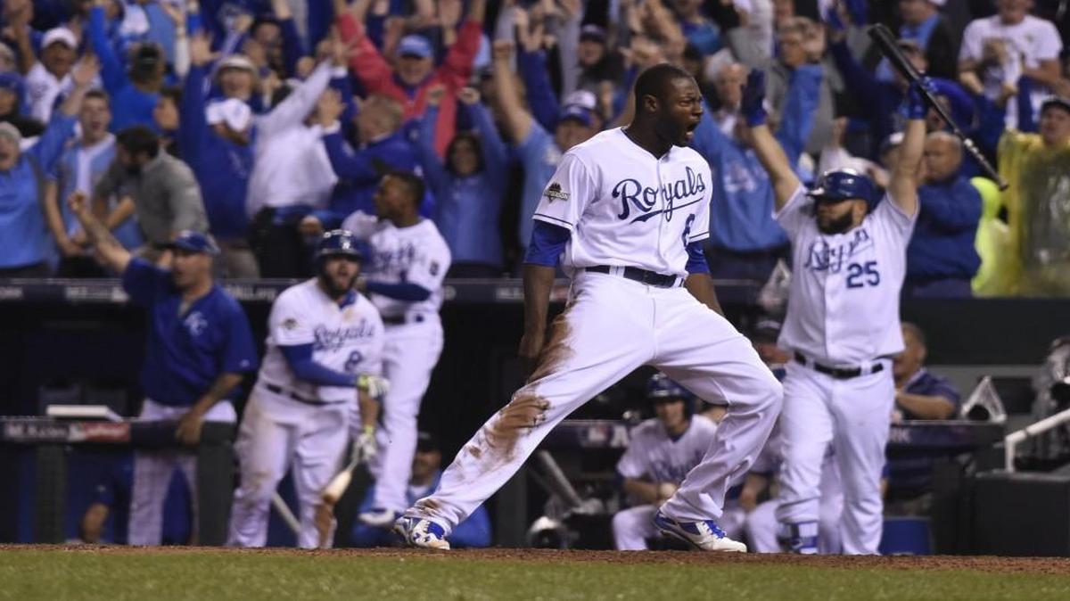 Lorenzo Cain celebrated after scoring in the eighth inning of Game 6 of the American League Championship Series on a hit by Eric Hosmer.