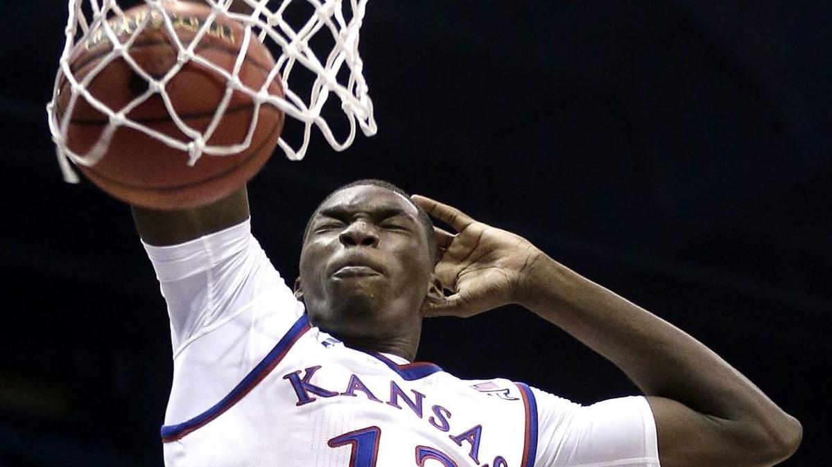 Kansas’ Cheick Diallo dunked during Tuesday’s game.