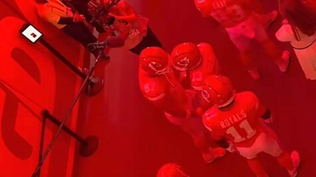 Video zeigt Patrick Mahomes und Travis Kelce, wie sie ihre Teamkollegen im ...