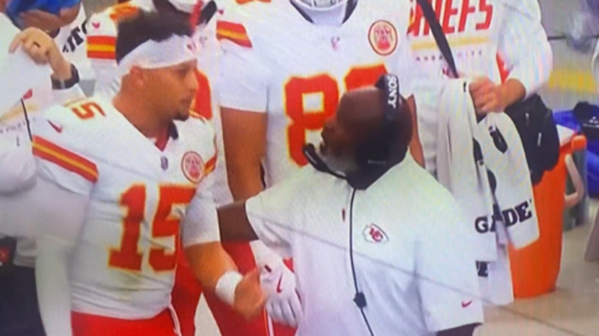 Patrick Mahomes and Eric Bieniemy sideline argument, Kansas City Star reports