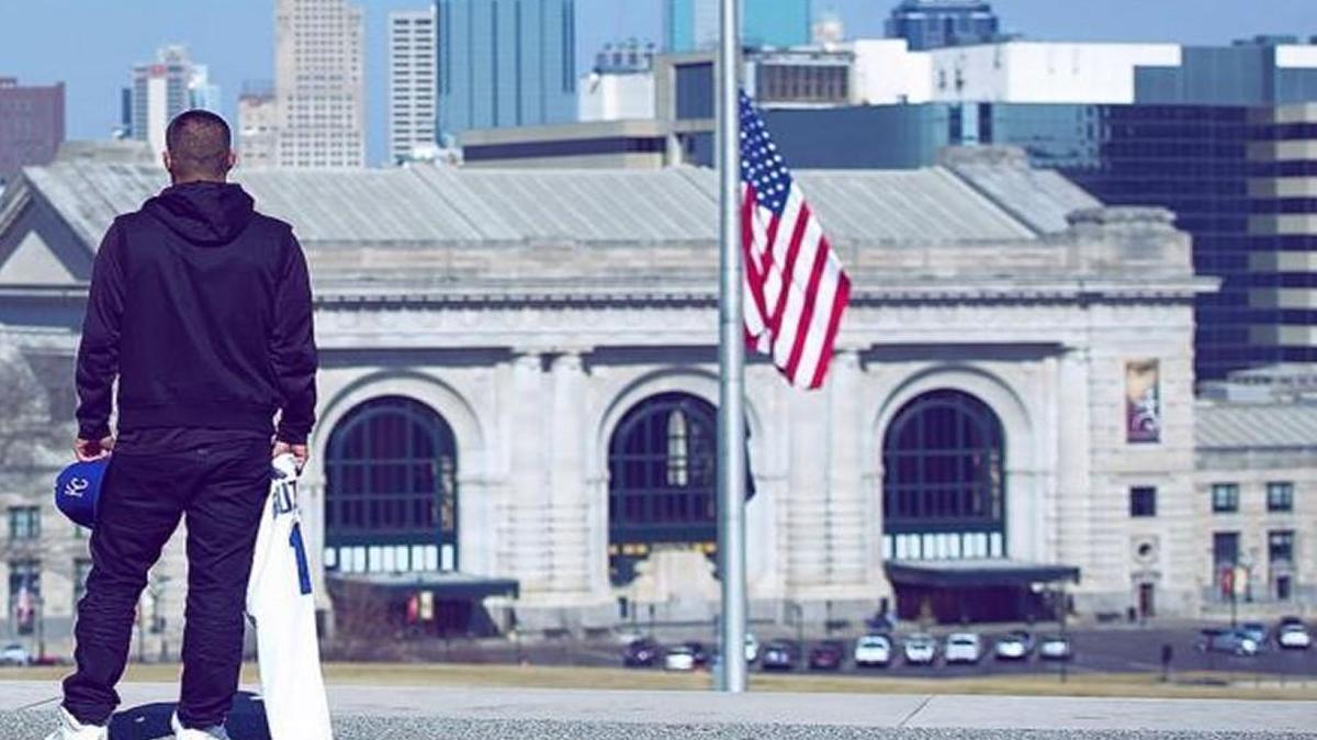 Jeremy Guthrie said goodbye to Kansas City on Saturday.