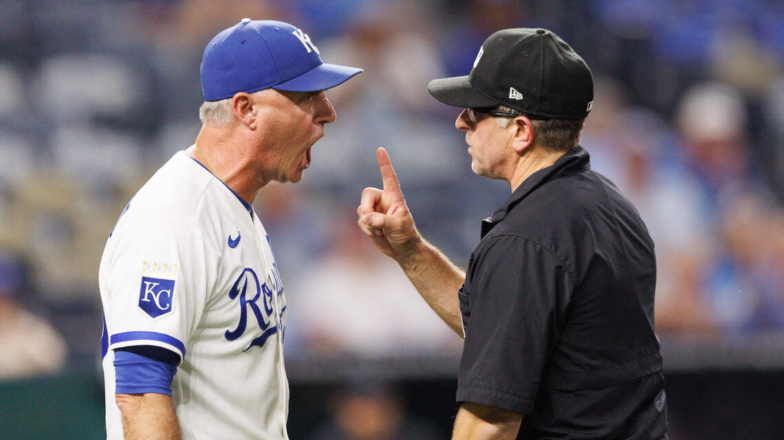 Royals bat boy was clearly amused by something Matt Quatraro said after ejection