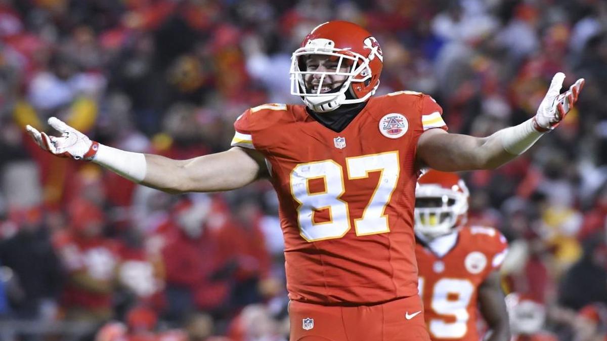 Kansas City tight end Travis Kelce encouraged the crowd to cheer as the Chiefs picked up a first down to run time off the clock in the fourth quarter of Thursday night’s game.