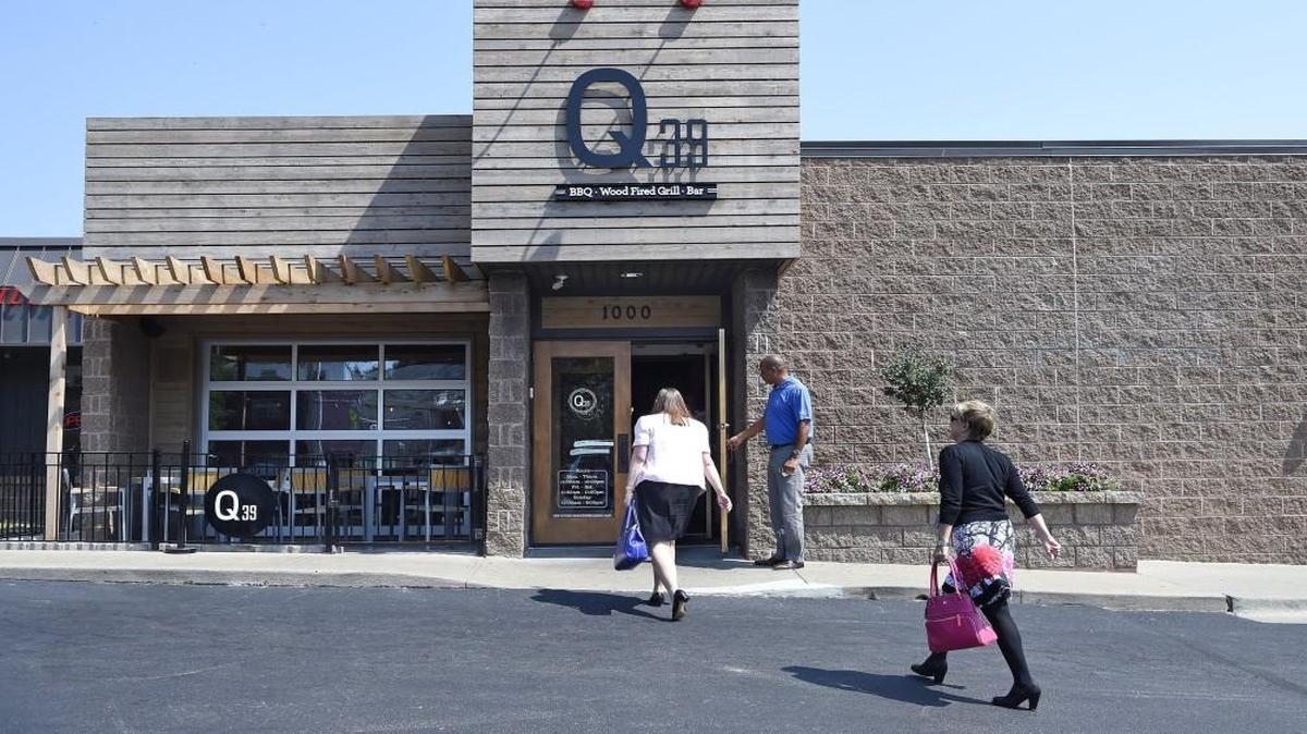 Customers at Q39 in Kansas City