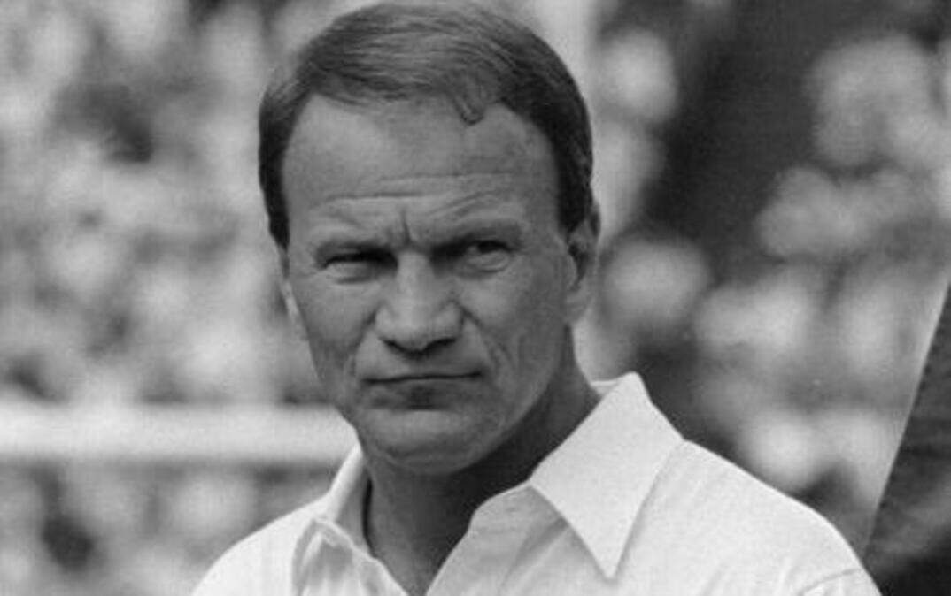 
Former Oklahoma coach Barry Switzer in 1985.
