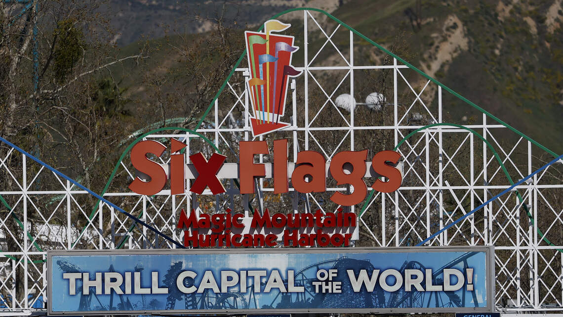 Chiefs’ Travis Kelce teases amusement park’s big announcement after brother’s visit