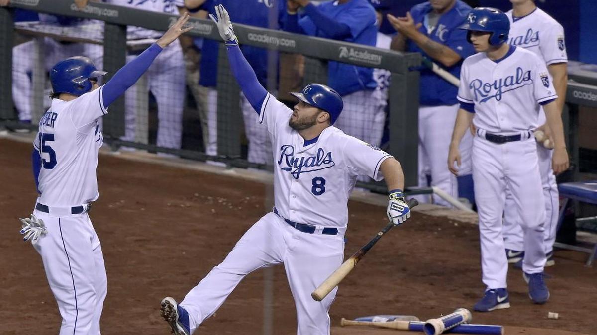 
Mike Moustakas (right) greeted Eric Hosmer after scoring on a double by designated hitter Kendrys Morales in a game earlier this month.
