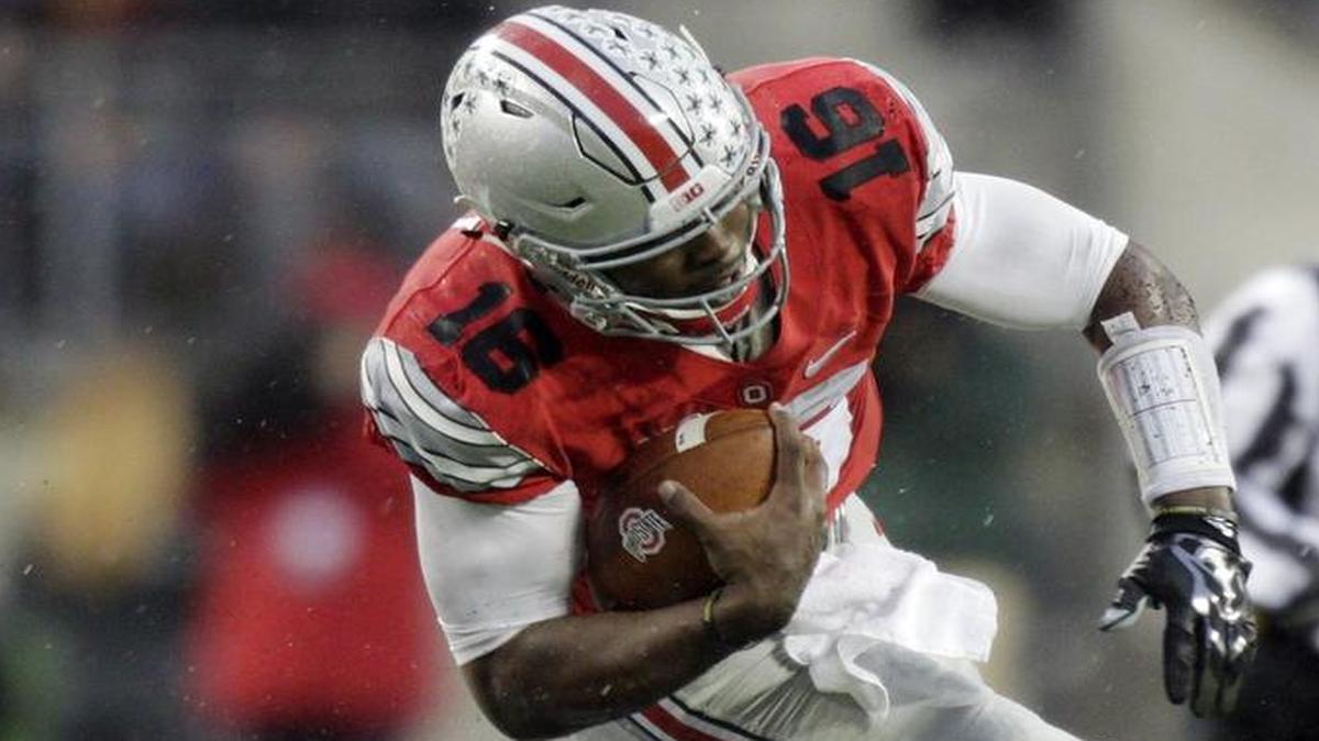 Michigan State safety Montae Nicholson tackled Ohio State running back Ezekiel Elliott during Saturday’s game.