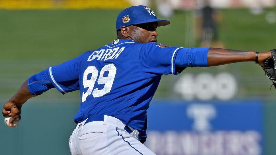 Kansas City Royals pitcher Onelki Garcia threw during a spring-training game against the Seattle Mariners in Surprise, Ariz.