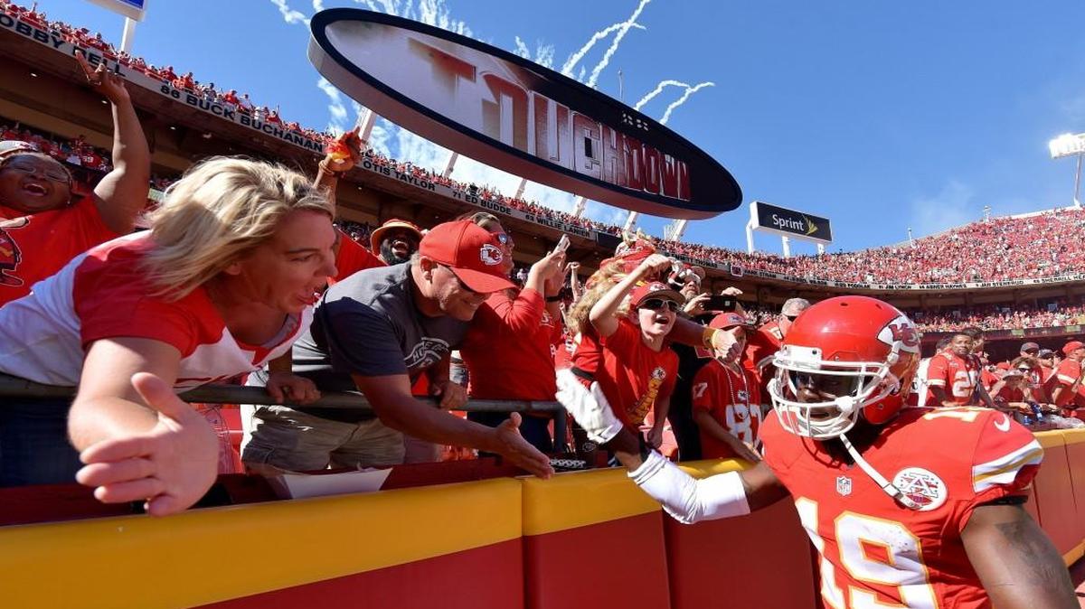 Kansas City Chiefs wide receiver Jeremy Maclin slapped hands with fans after the 33-27 overtime win against the San Diego Chargers on Sept. 11, 2016 at Arrowhead Stadium.