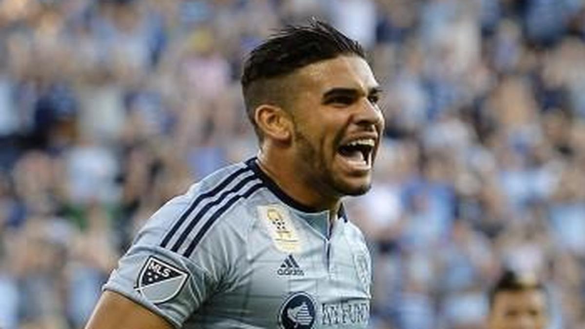 Sporting KC’s Dom Dwyer (right)