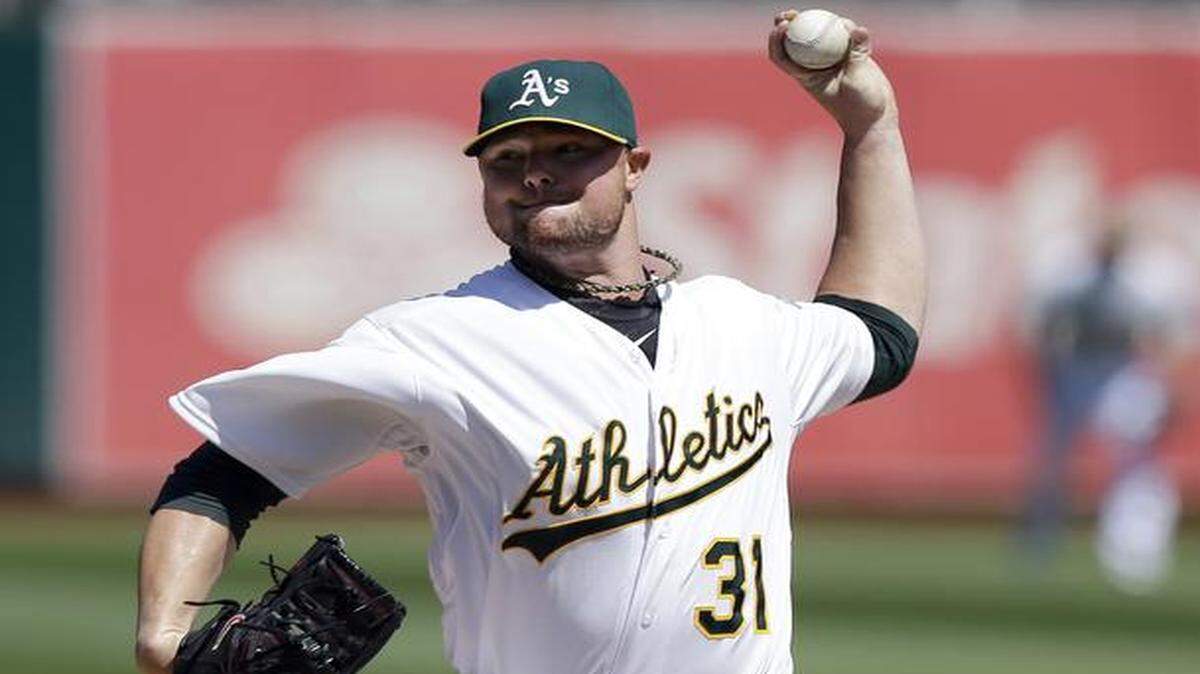 
Former Oakland Athletics pitcher Jon Lester will be with the Cubs in 2015.
